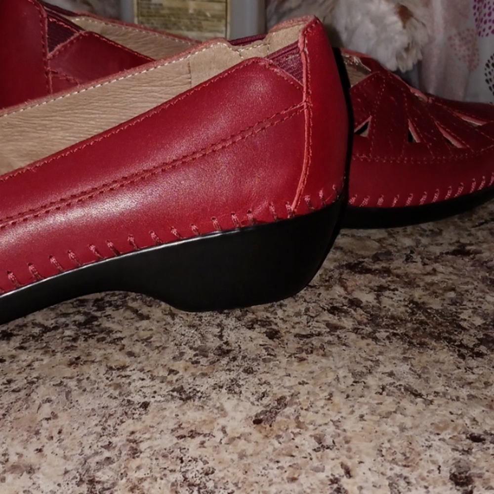 Shoes - Picture 3 of 3